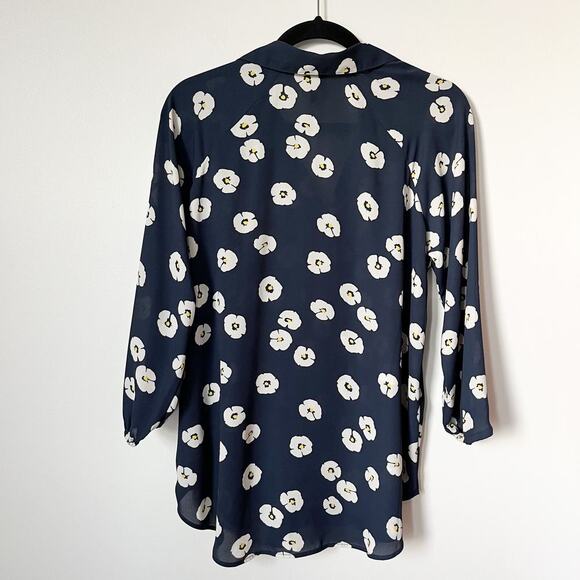 Cabi Go To Button Up Floral Blouse Navy Blue Womens XS #5705 Office Spring - Picture 6 of 10